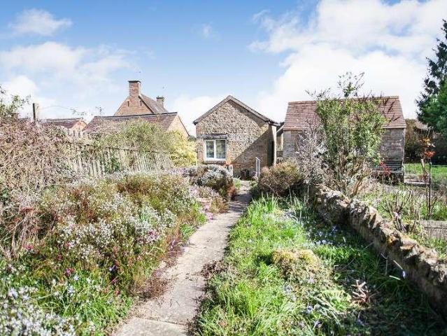 House for sale in Fossebridge, Gloucestershire