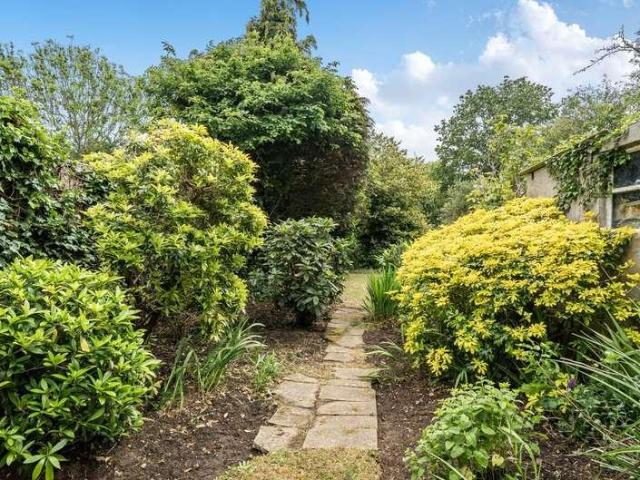 House for sale in Woodley