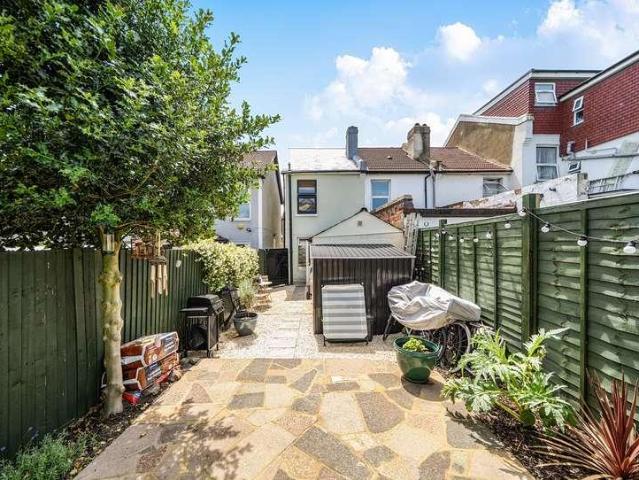 House for sale in London Borough of Croydon, Selhurst