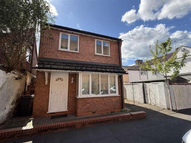 House for sale in Burton upon Trent, East Staffordshire