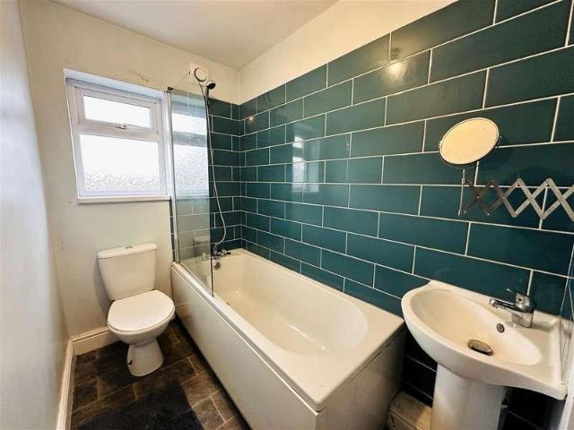House for sale in Hut Green, Eggborough