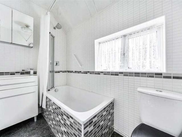 House for sale in Hook, Greater London