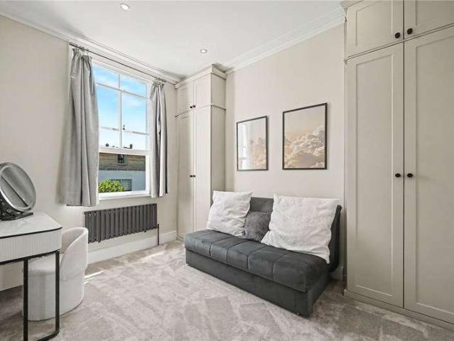 House for sale in London Borough of Islington, Greater London