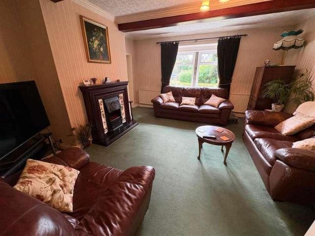 House for sale in Queensbury, West Yorkshire
