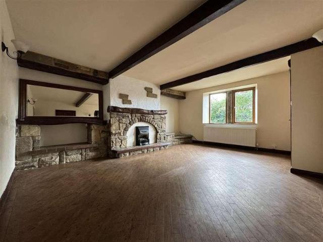 House for sale in Huddersfield, Skelmanthorpe