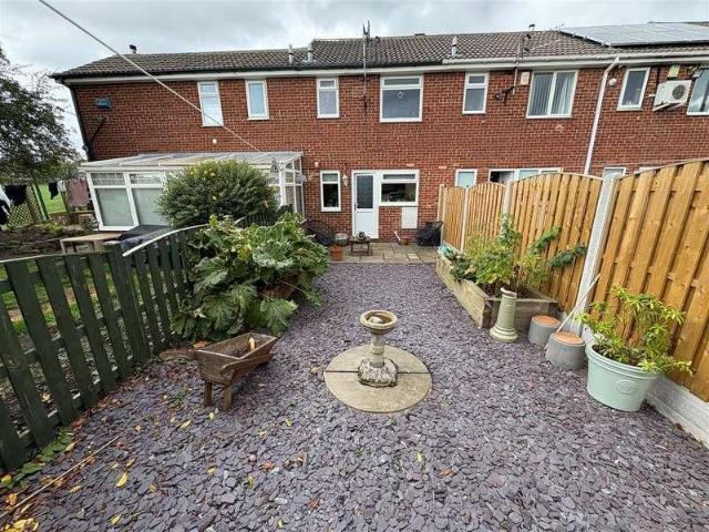 House for sale in Birkenshaw Bottom, Birkenshaw
