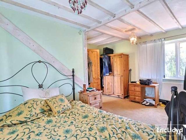 House for sale in Broadsands