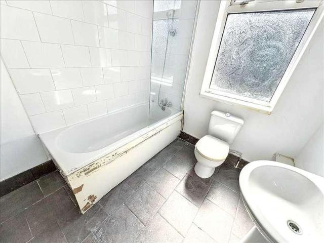 House for sale in Potters Corner, East Midlands