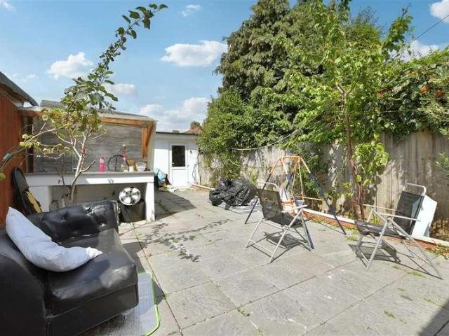 House for sale in Becontree, Greater London