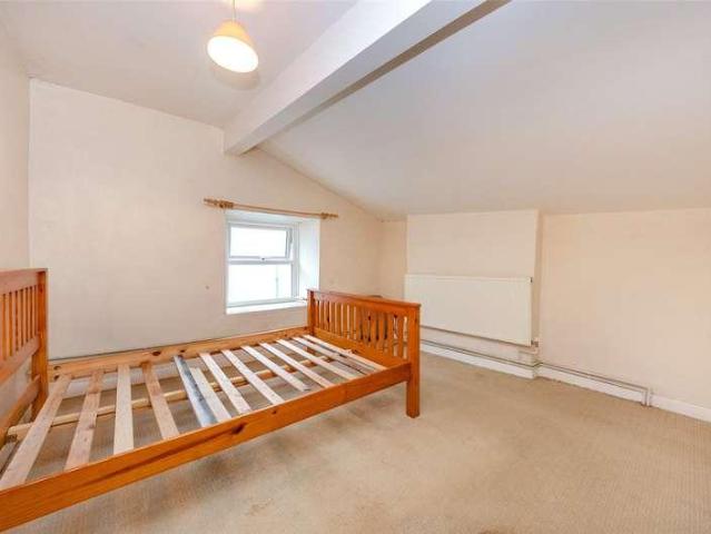 House for sale in Llanddeiniolen, Deiniolen
