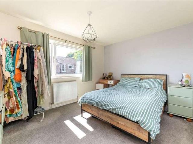 House for sale in Tingley, West Yorkshire