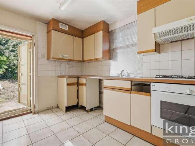 House for sale in Ponders End, Greater London