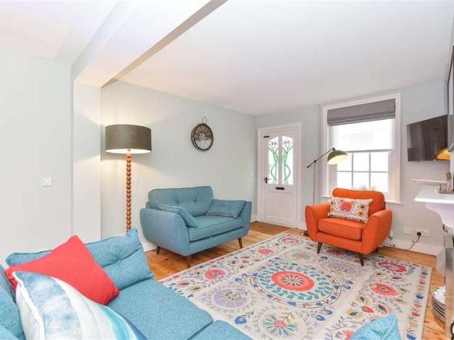 House for sale in Arundel, Clapham