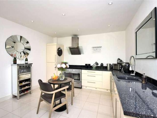 House for sale in Nork, Red Hill