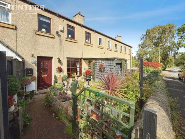House for sale in Clayton West, West Yorkshire