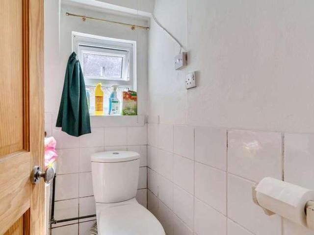 House for sale in Battle, Reading