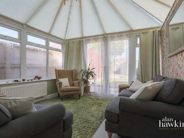House for sale in Woodshaw, Royal Wootton Bassett