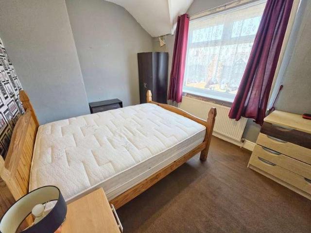 House for sale in Thurnscoe, South Yorkshire