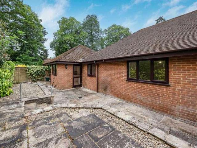 House for sale in Henley-on-Thames, Berrick Salome