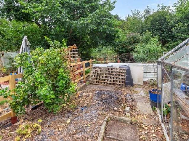 House for sale in Greaves, Bare