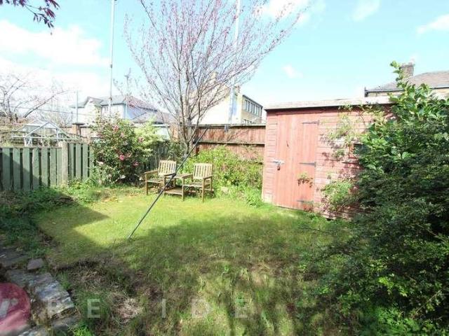 House for sale in Firgrove, Burnedge