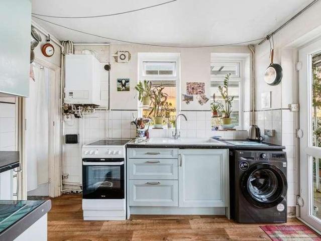 House for sale in London Borough of Ealing, Greenford