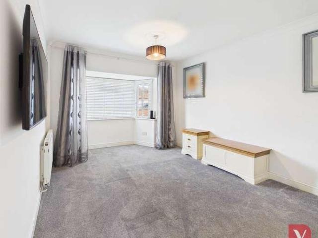 House for sale in Woodside Estate, Houghton Regis