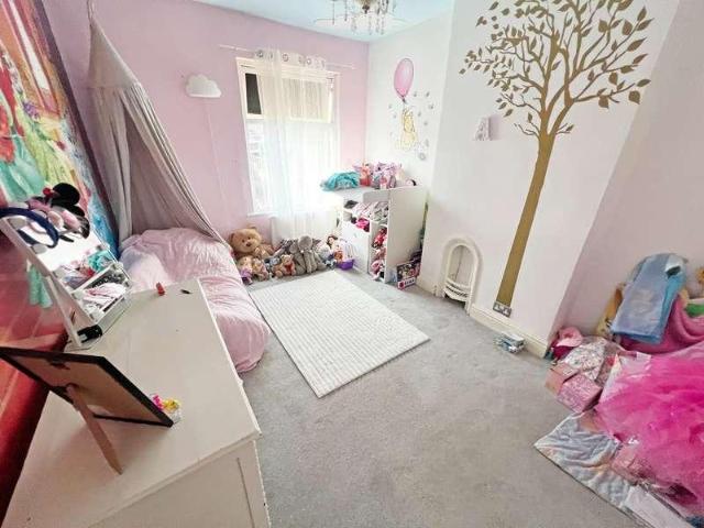 House for sale in Hugglescote, Leicestershire
