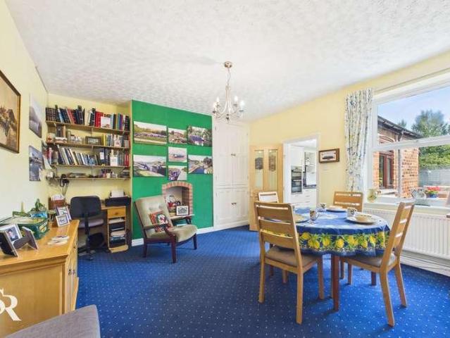 House for sale in Wash, Charlesworth