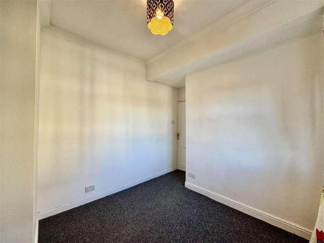 House for sale in Almondbury, West Yorkshire