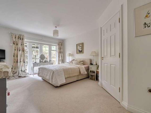 House for sale in Fole, Surrey