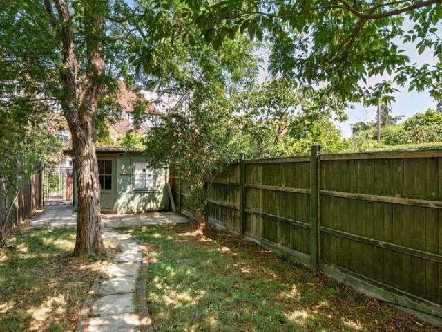 House for sale in Lower Green Esher, Blackhills
