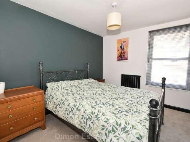 House for sale in Middlecroft, Hampshire