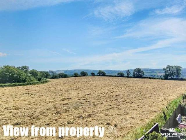 House for sale in Llangyndeyrn, Meinciau