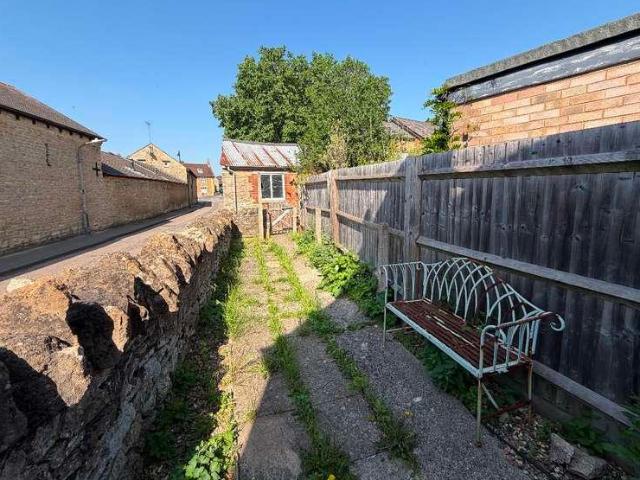 House for sale in Olney