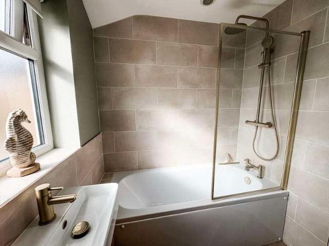 House for sale in Kingswood, Watford