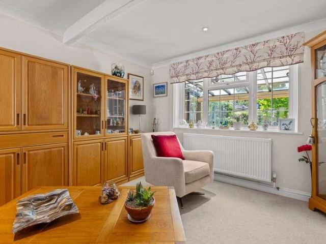 House for sale in Pachesham Park, Surrey