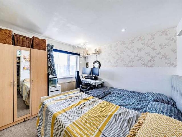 House for sale in Harrow Weald, Greater London