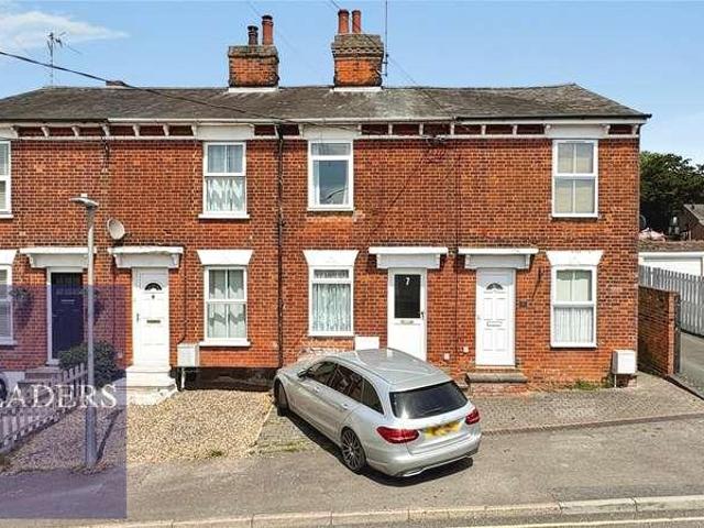 House for sale in Chipping Hill, Essex