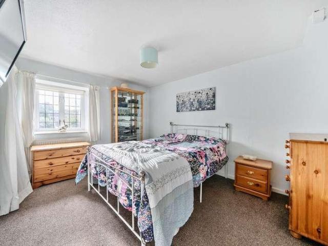 House for sale in Madley Park, Black Bourton