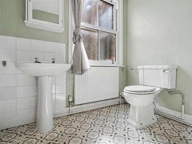 House for sale in Attenborough, East Midlands