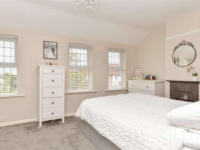 House for sale in Stone, Dartford