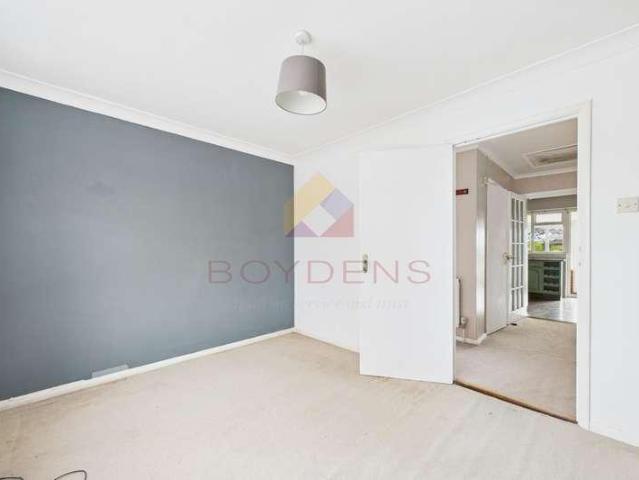 House for sale in Frinton and Walton, Dale Hill