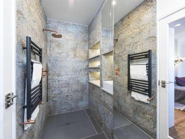House for sale in Clapham Junction, Greater London