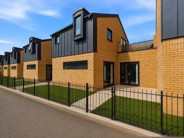 House for sale in London Borough of Barking and Dagenham, Greater London