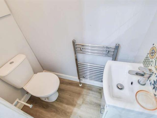 House for sale in Hopetown, Wakefield