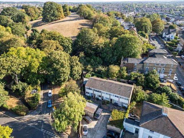 House for sale in Windmill Hill, Hamerton