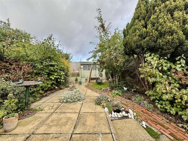 House for sale in Benomley, Kirklees