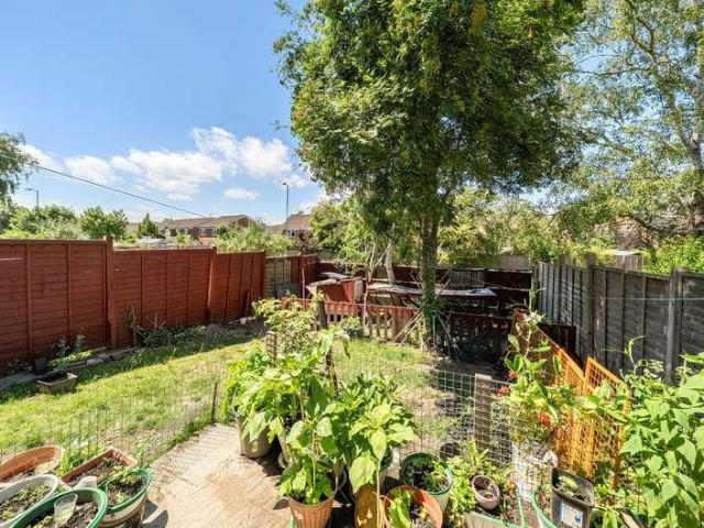 House for sale in Hanworth, Bracknell
