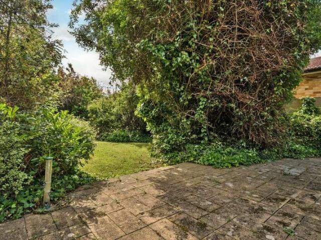 House for sale in Littleton, Spelthorne